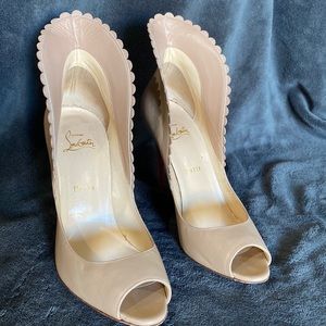 Christian Louboutin Pijonina Flared Collar Pump